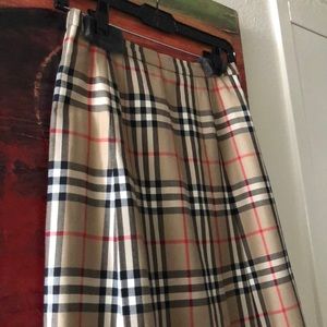 Burberry skirt